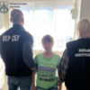 Передавала ворожим спецслужбам дані про військову техніку та знімала будівлю ТЦК – викрито жительку Чернігова