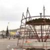 На Красній площі Чернігова вже встановлюють ялинку