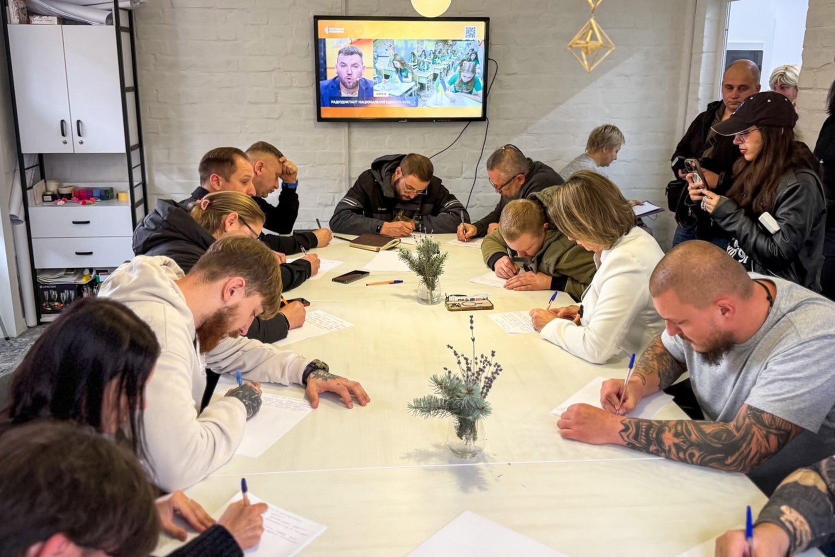 Від учнів до військових: на Чернігівщині писали радіодиктант національної єдності
