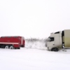 Рятувальники надають допомогу з вивільнення транспортних засобів, що потрапили у снігові замети