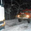 Рятувальники вивільнили зі снігових заметів рейсовий автобус, 5 вантажних та 2 легкових автомобіля