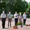 З нагоди Дня Скорботи і вшанування пам'яті жертв війни в Україні керівники міста та області поклали квіти до братської могили