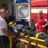 Чернігів: рятувальники підняли та транспортували до карети швидкої допомоги чоловіка у критичному стані, який упав до підвального поверху новобудови