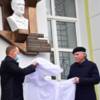 У Чернігові відкрили пам'ятний барельєф на честь колишнього міського голови Василя Хижнякова