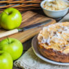 Смачні рецепти вихідного дня: осінній пиріг з яблуками 