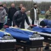У Чернігові попрощалися із трьома поліцейськими, які загинули під час обстрілу Киїнки