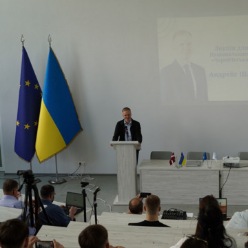 Посол Латвії провів лекцію для чернігівських студентів і побачив, як працює місцевий бізнес